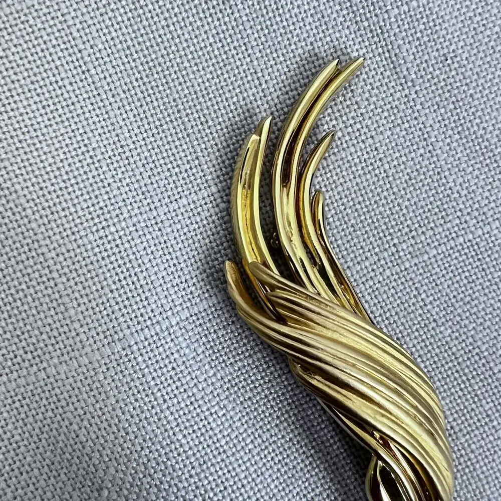 Gold Brooc Lapel Pin Costume Jewelry Modern Long Career Accessory Unisex